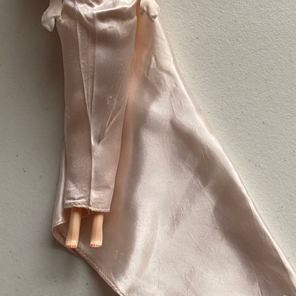 Vintage Enchanted Evening Barbie Doll Pink Gown White Stole Brunette Repro - Picture 5 of 12